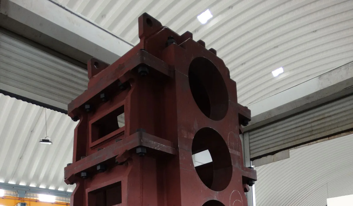 Vertical Machining Centre — Periyasamy Industriess